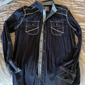 Men’s long sleeve button front casual shirt.  BKE standard for size Large.